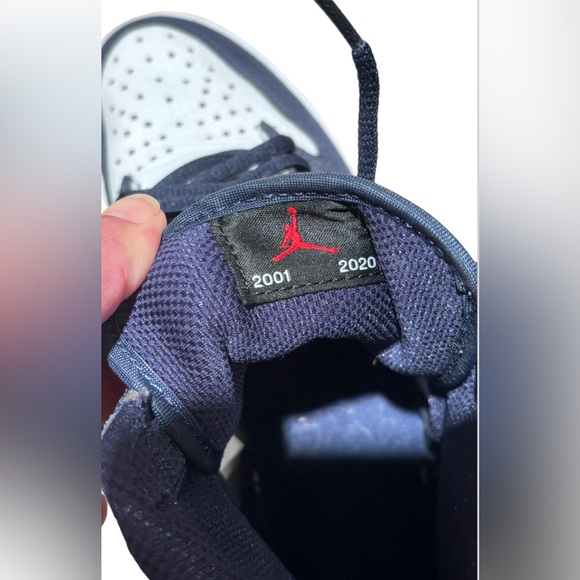 JORDAN 1 Retro High Women’s Midnight Navy Sneakers - Excellent Used Condition - Picture 4 of 5